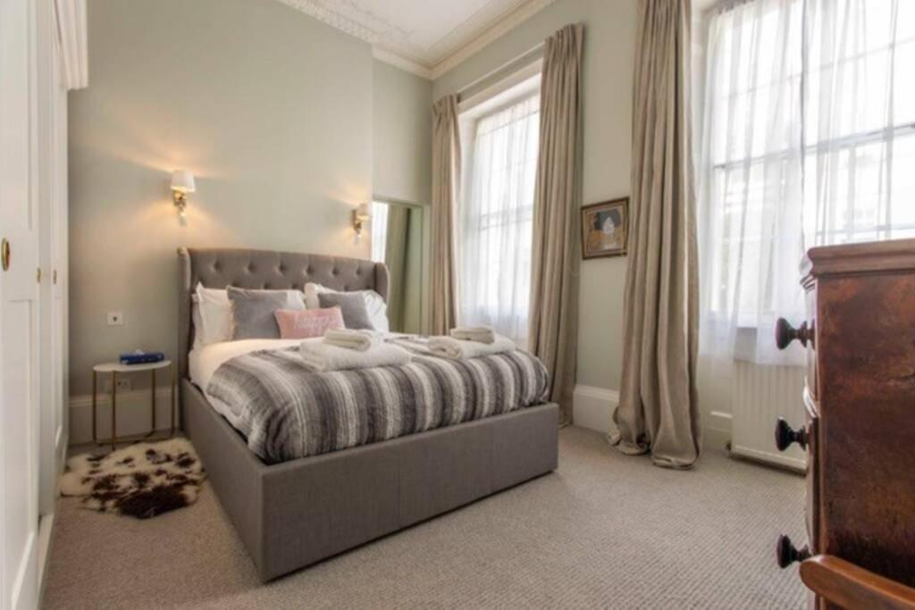Stylish Georgian Retreat Apartment บาธ ภายนอก รูปภาพ